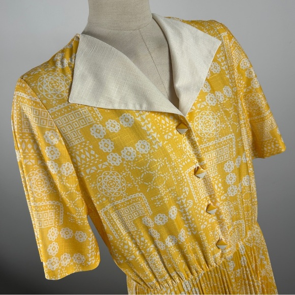 ❤️ Vintage Made in Canada Chic Yellow Patterned Midi Dress - Picture 4 of 12